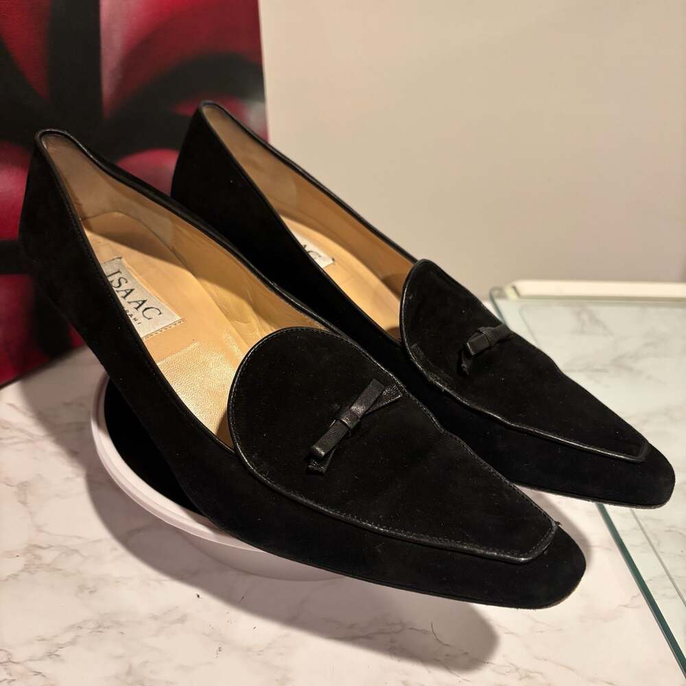 Isaac Mizrahi Black Suede Bow Kitten Heel Shoe Size 8